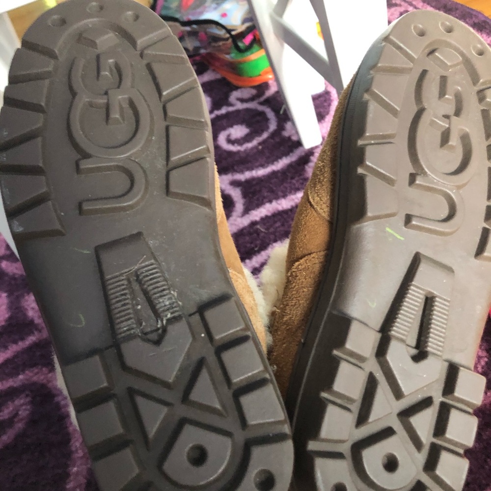 Size 6 “Sundance” UGGs